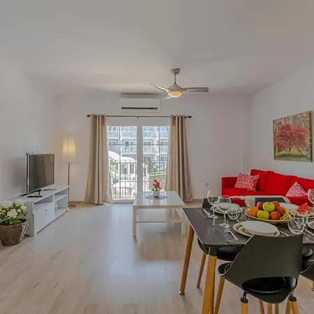 Apartamento Benalroma Spacious 50 Mt From The Benalmádena