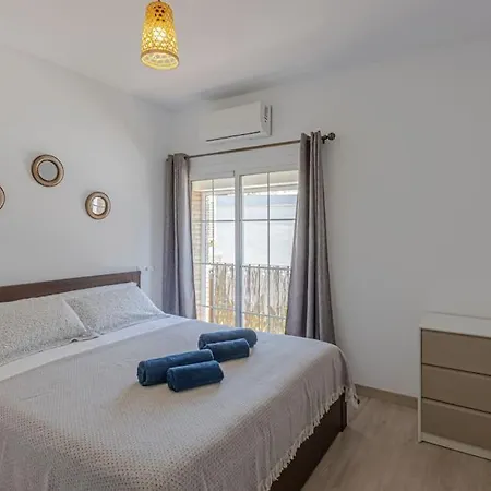 Apartamento Benalroma Spacious 50 Mt From The *