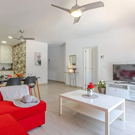 Apartamento Benalroma Spacious 50 Mt From The *
