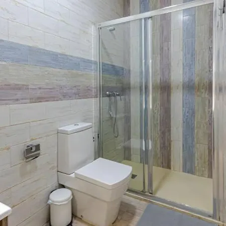 Benalroma Spacious 50 Mt From The Apartamento