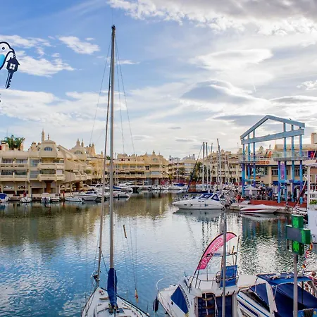 Apartamento Benalroma Spacious 50 Mt From The